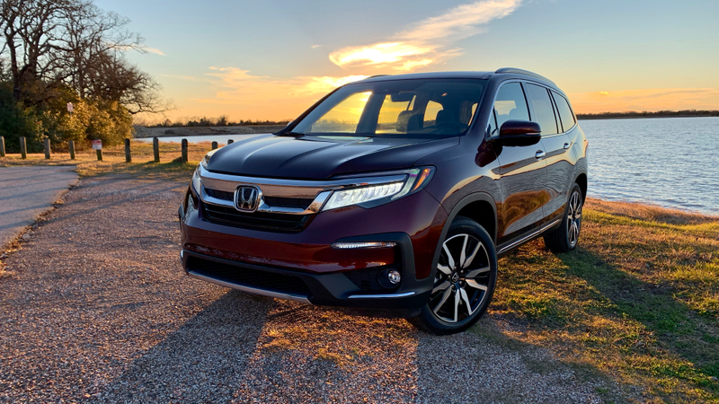 Illustration for article titled The 2019 Honda Pilot Proves How Much Luxury You Can Get in a 'Normal' SUV